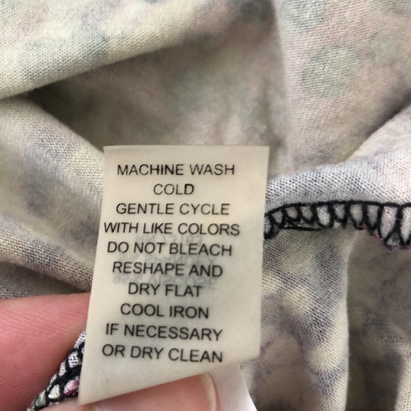 Cable & Gauge Multi Colored Sleeveless Top - Picture 7 of 7